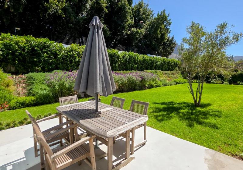 4 Bedroom Property for Sale in Zwaanswyk Western Cape